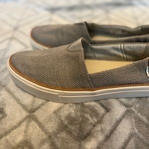 Toms Earthwise slip on shoe